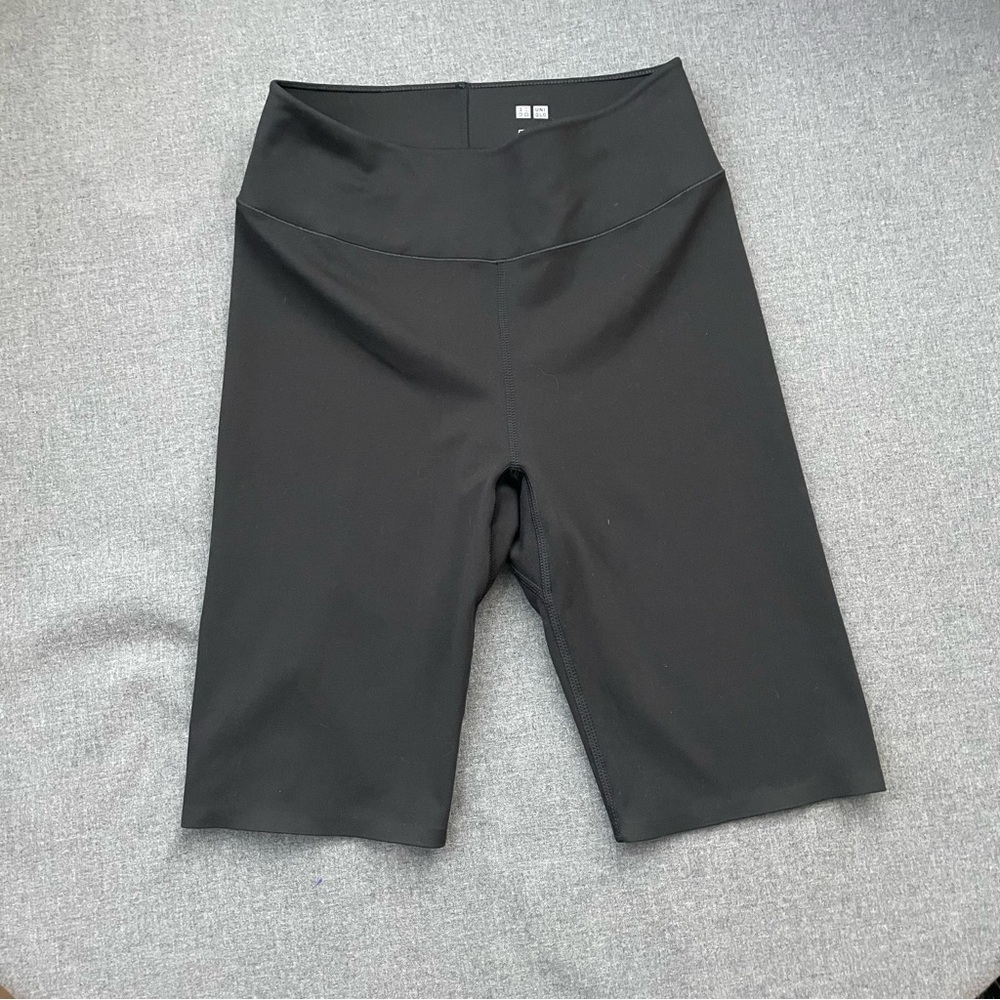 Uniqlo Airism bike shorts XS